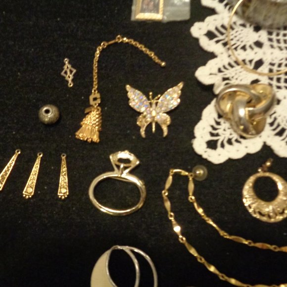 RETRO JEWELRY, PARTS PIECES CROCHET LOT - Picture 8 of 8